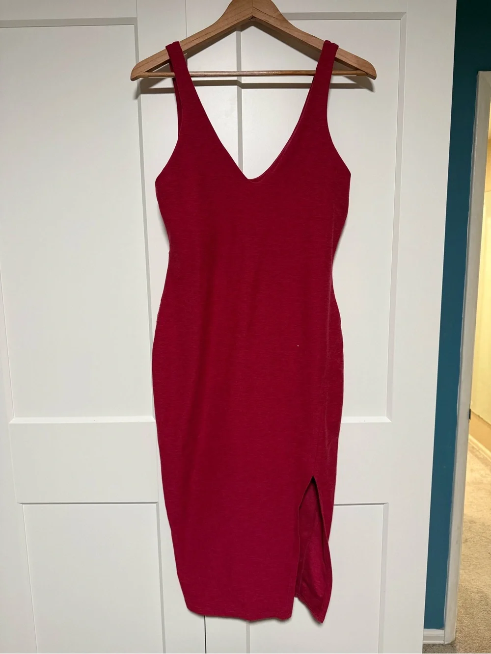 Beyond Yoga Pink/Fuchsia V-Neck Bodycon Dress with Side Slit size M - Picture 1 of 3